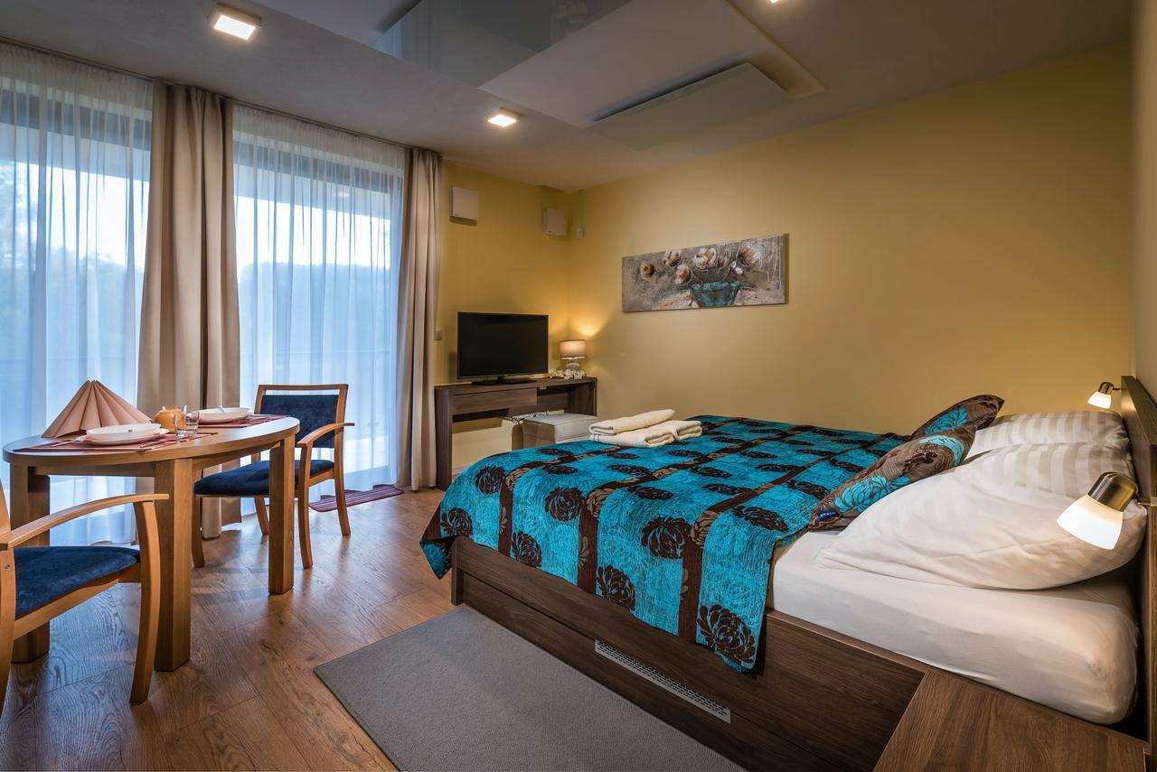 Apartmanovy Dom Krivan Bešeňová Kültér fotó